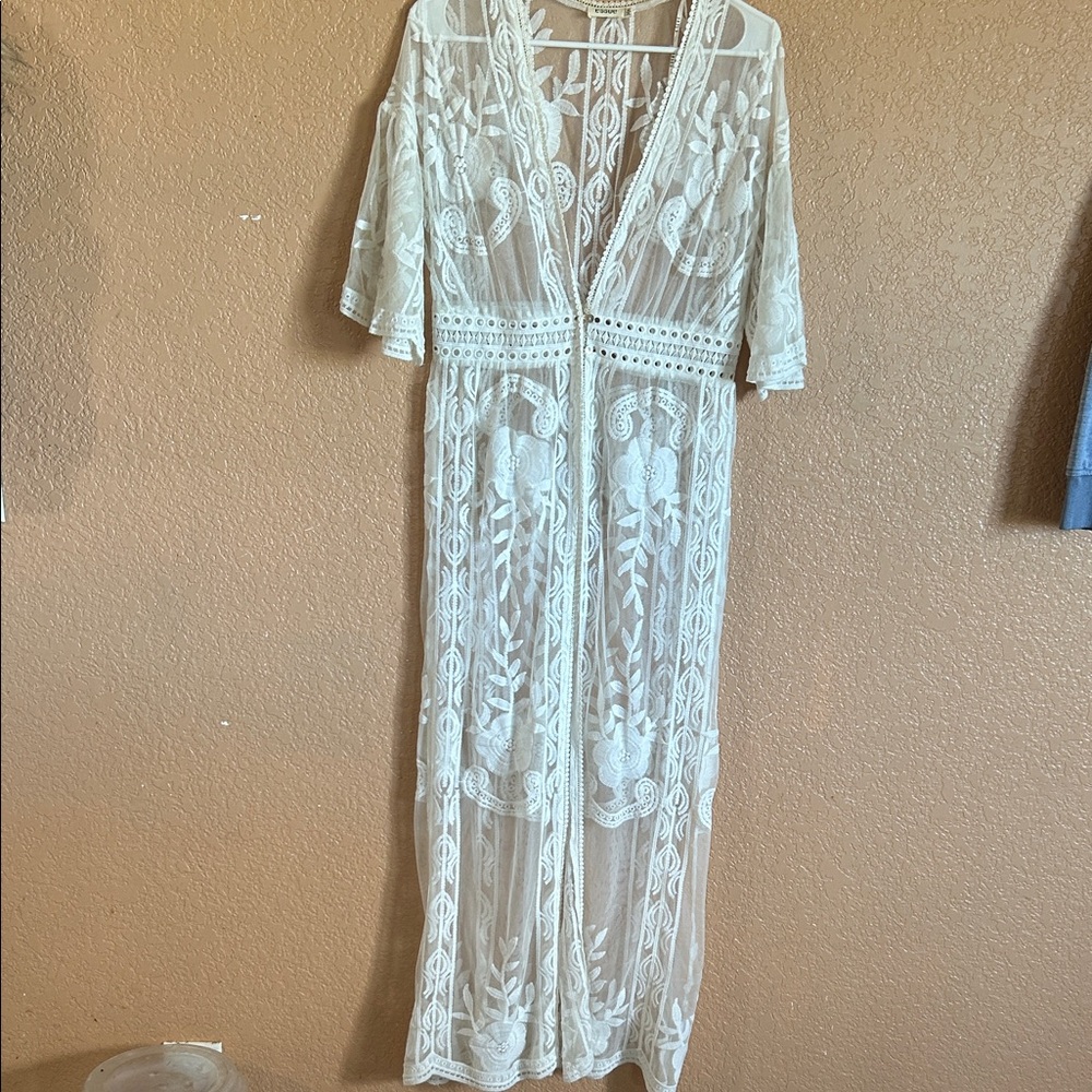 Essue Cream Lace Detail Garment